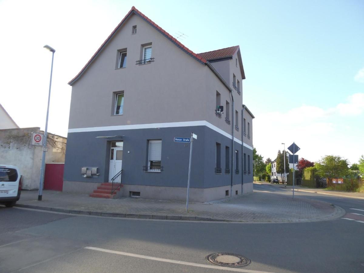 Gaestewohnung Mit Kueche Magdeburg An Der Elbe Buitenkant foto